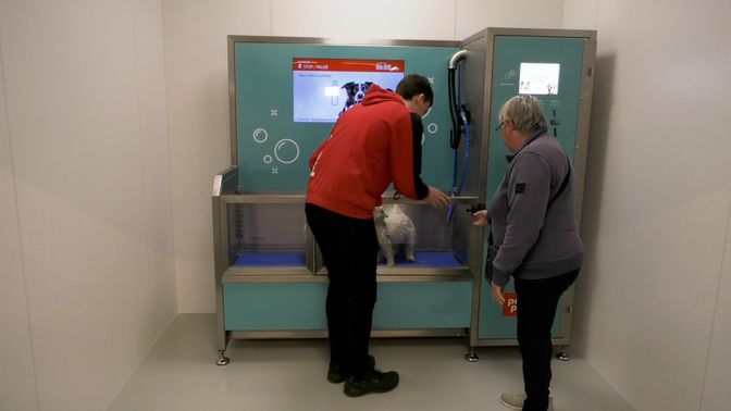 Het nieuwe filiaal beschikt over een dogwash.