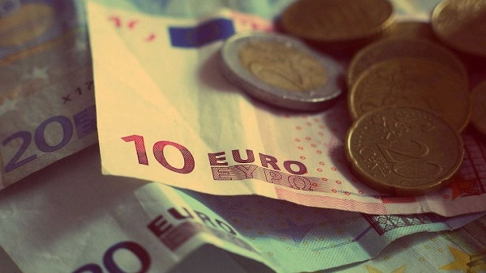 Briefgeld en munten ter waarde van zo'n 55 euro