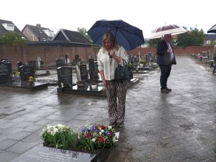 Ook bij kleine monumenten wordt de oorlog herdacht: &#8216;Twee minuten stilte raakt me ieder jaar&#8217;