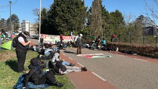 palestina israël vliegbasis woensdrecht defensie aviolanda politie demonstratie