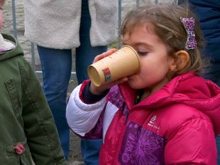 Chocomel drinken met jongerenwerkers in Oud-Vossemeer