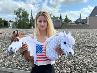 Tara Mauritsz Hobby Horse Zundert