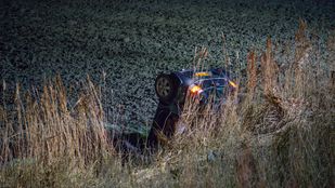 auto in sloot Lepelstraat