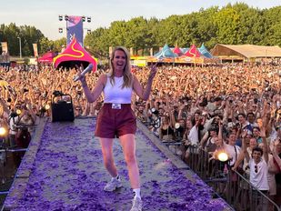 Monique Smit tijdens Just Dance 2025.