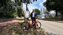 Eelco Franckaert, manager van de ZLM Tour samen met wethouder Berend Doedens aan de Gertrudisboulevard.