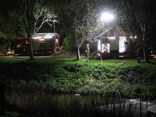 Brandweer rukt met groot materieel uit voor schuurbrand in Klundert