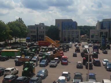 Het parkeerterrein van Plein XIII