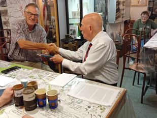 Bill (92) ontdekt in Achtmaal de laatste sporen van zijn gesneuvelde vader