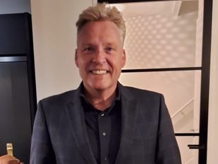 Mark Buijs op de avond dat hij werd voorgedragen als nieuwe burgemeester van Roosendaal. Foto: Gerard van Zalinge