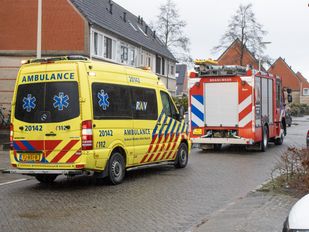 Iets na één uur 's middags werden brandweer en ambulance opgeroepen voor het incident in een huis aan de Stelleweg in Bergen op Zoom.
