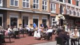 Vol terras bij restaurant Parwaan in Hoogerheide