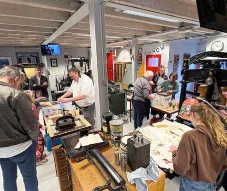 Drukkerij Museum Etten-Leur papierscheppen