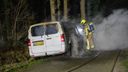Gestolen bestelbus volledig uitgebrand in buitengebied Roosendaal