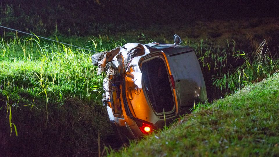 Nieuws 112 ongeluk politie brandweer ambulance snelweg a4 halsteren Bergen op Zoom auto