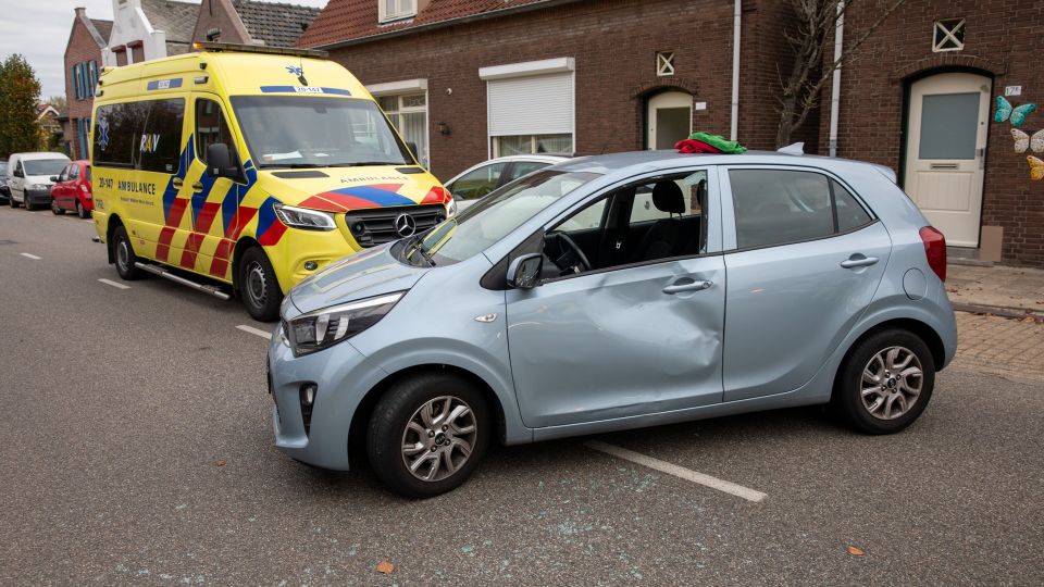 ongeval automobilist wielrenner Dorpsstraat Nispen
