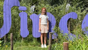 Jeugdburgemeester Eline bij Vincents Labyrint.