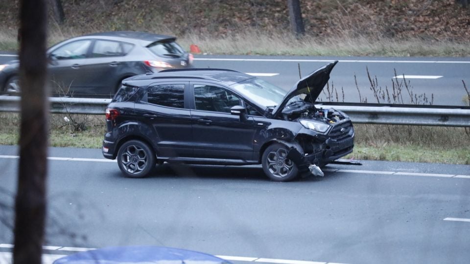 file a4 a58 bergen op zoom ongeluk botsing auto's