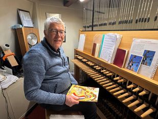 Stadsbeiaardier Toni Raats pakt uit met hte 60 jaar jubileum van het carillon (foto: ZuidWest Update).