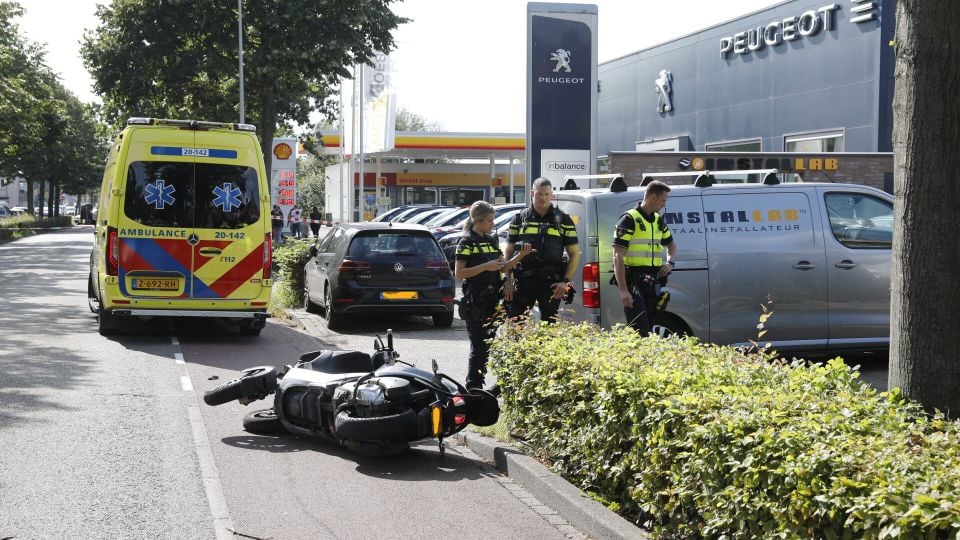 botsing auto motor bergen op zoom