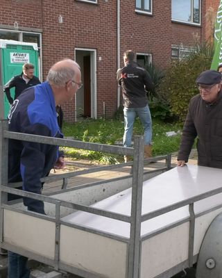 Sloopwoningen in Lepelstraat zijn even mini-bouwmarkt: &#8216;Hier krijg je het voor niks&#8217;