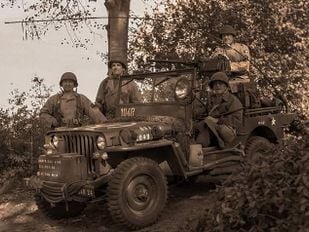 De bevrijders van 104de divisie (Timberwolves) in een Willys jeep. Foto Militair Historisch museum Achtmaal.