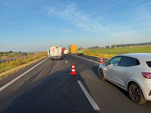 Meerde voertuigen botsen op A4 bij Hoogerheide, flinke file
