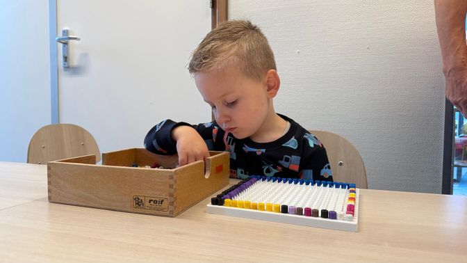 Dinsdagmorgen mogen de kinderen spelen op basischool De Pontus.