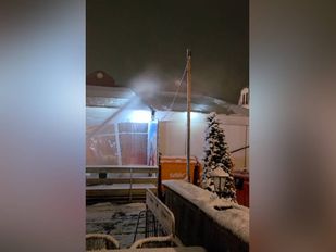 IJsbaan Hoogerheide dak sneeuw