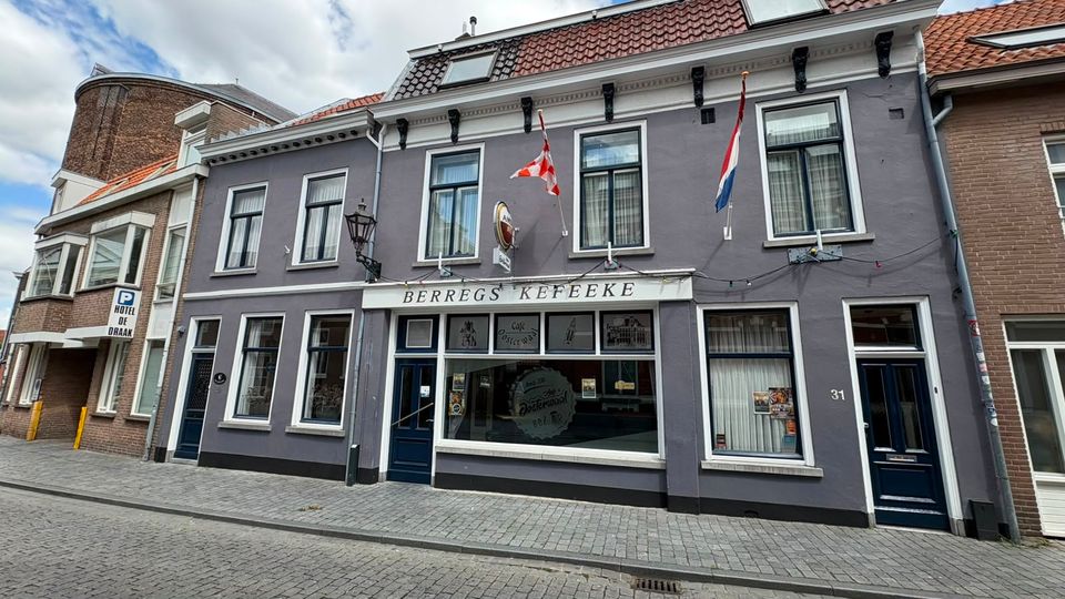 PVV wil spoedraads&shy;vergadering over café Anja&#8217;s Oosterwaal en Krabbenfoor