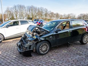 Botsing met twee auto&#8217;s in Klein Zundert, ernstige blikschade