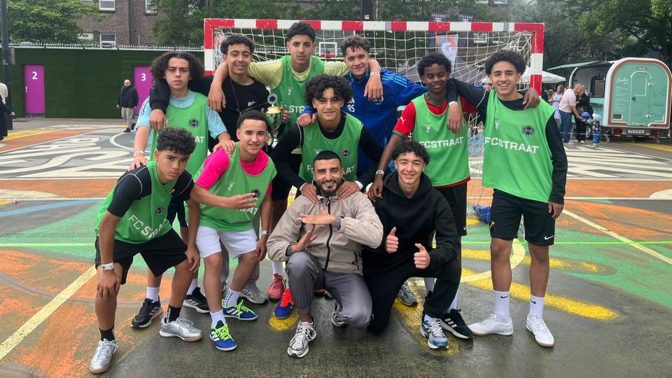 Jongensdroom komt uit voor voetbalteam uit Bergen op Zoom: kampioenen van FC Straat toernooi