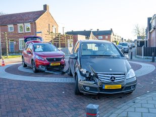 schade botsing auto auto's hoogerheide