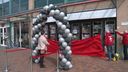 21 portretten van 21 vrijwilligers aan Nieuwe Markt in Roosendaal