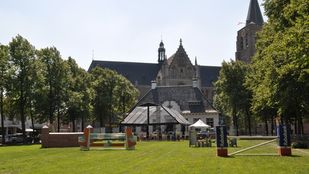 De Markt in Wouw in de zomer