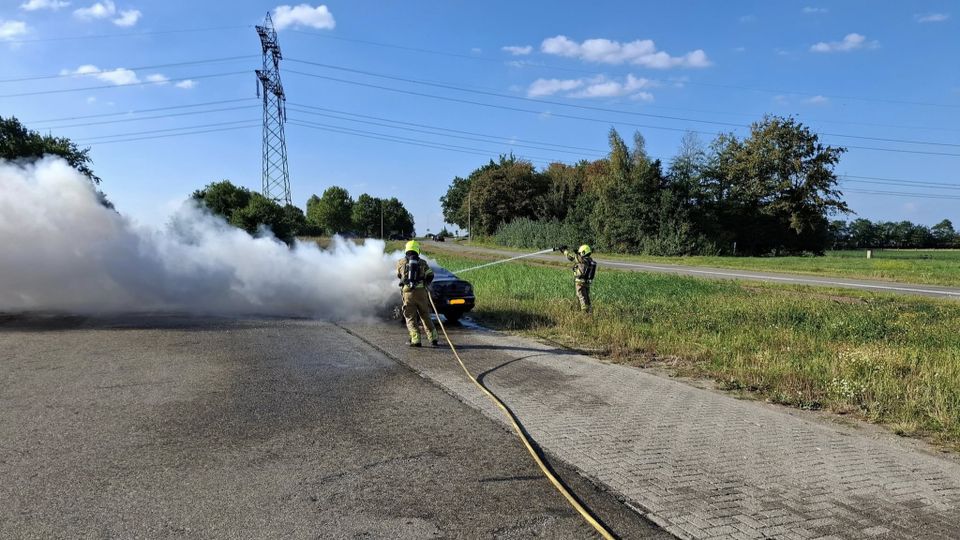 autobrand brant wouw wouwse plantage auto 112 brandweer nieuws brabant