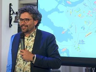 De Roosendaalse wethouder Arwen van Gestel geeft een toelichting tijdens de netwerkbijeenkomst Stedelijke Regio West-Brabant West