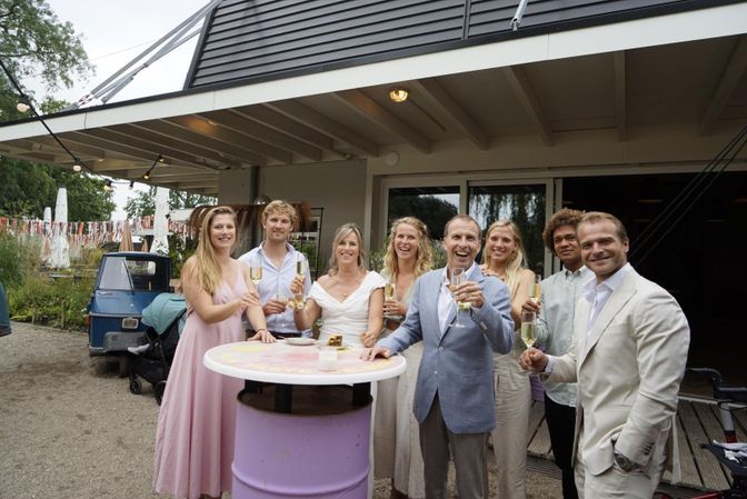 Peter en Monica trouwen