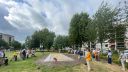 Bewoners Klein Brabant kunnen hun geluk niet op: jeu de boulesbaan aangelegd in voortuin