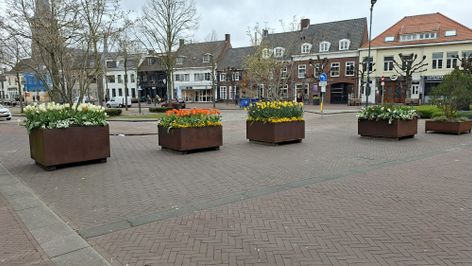 Bloembakken Markt Oude Bredaseweg Etten-Leur