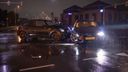 Veel schade na botsing auto’s op Bergse Randweg-West