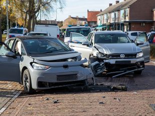 brabant nieuws roosendaal 112 ongeluk botsing politie ambulance