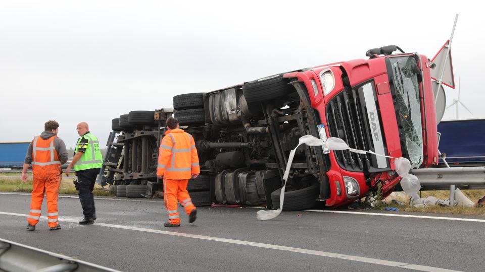 ongeval vrachtwagen file a4 snelweg hoogerheide belgie 112 nieuws brabant