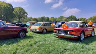 Oldtimertocht Halsteren Koningsdag
