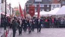 Drukbezochte Vlaggenparade op Koningsdag