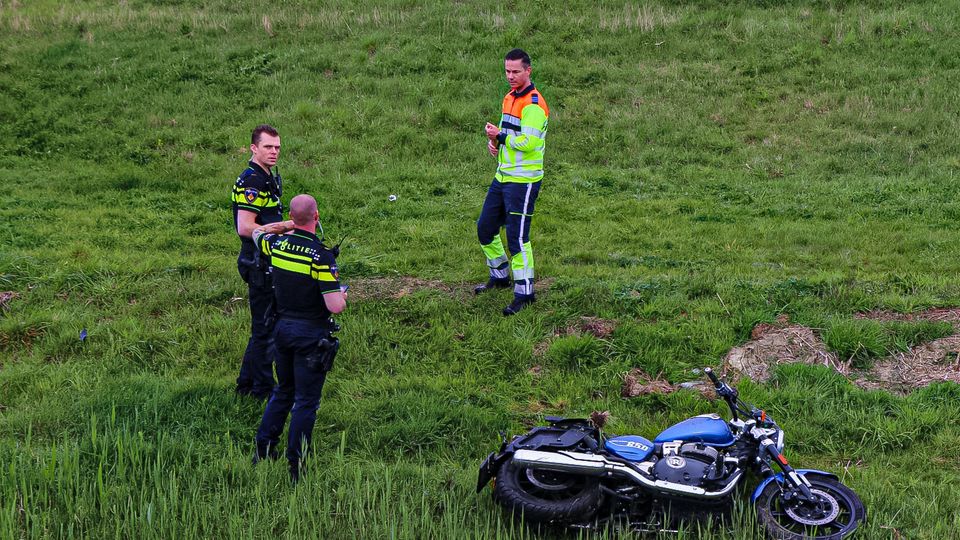 Motorrijdster gewond na eenzijdig ongeval op A4 bij Steenbergen