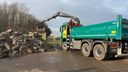 Wethouder Thomas Melisse geeft het startsignaal van de werkzaamheden aan de Kruislandseweg