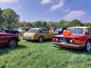 Oldtimertocht Halsteren Koningsdag
