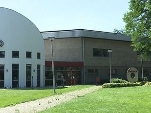 Sporthal De Omganck in Wouw, een van de sporthallen waar Sportfondsen verantwoordelijk is voor het beheer.