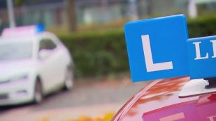 Lesauto voor het CBR in Roosendaal