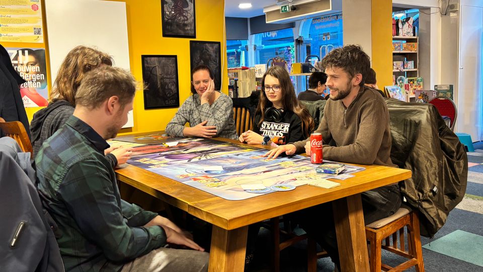 Winnen maakt bij de spellen&shy;avond van Bumblebeez niet uit: &#8216;Het gaat om de gezelligheid&#8217;